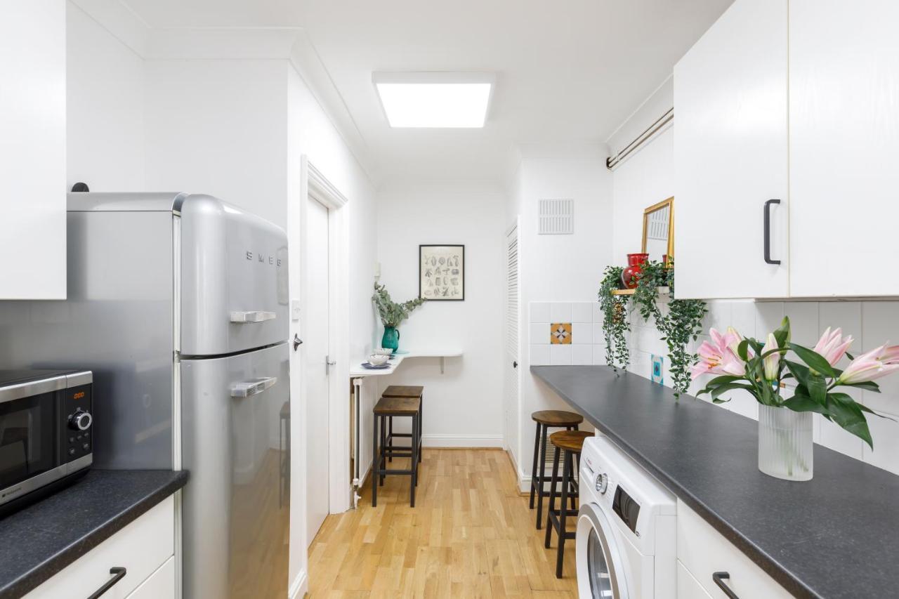 Beachside Retreat 2-Bedroom Gem With Free Private Parking & Outdoor Space Brighton Exteriör bild