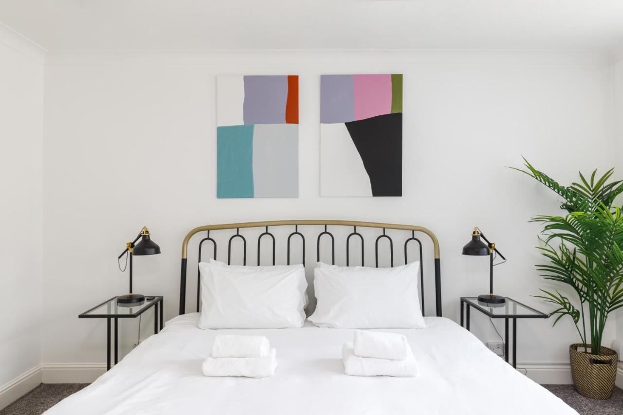 Beachside Retreat 2-Bedroom Gem With Free Private Parking & Outdoor Space Brighton Exteriör bild