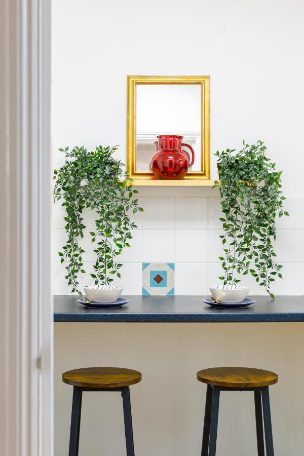Beachside Retreat 2-Bedroom Gem With Free Private Parking & Outdoor Space Brighton Exteriör bild